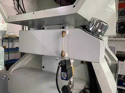 Бак смазки материала