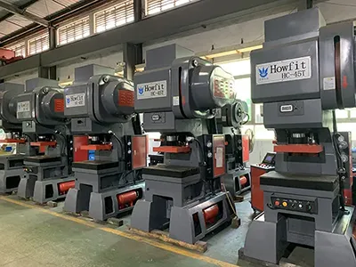 Одностоечный пресс (С-образная конструкция) с тремя направляющими колоннами (16–80 т)